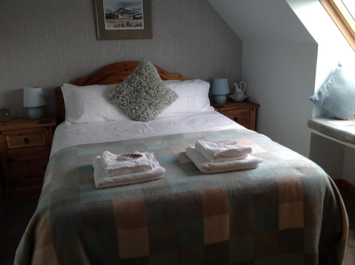 ウィグ Taigh Pa Bed & Breakfast エクステリア 写真