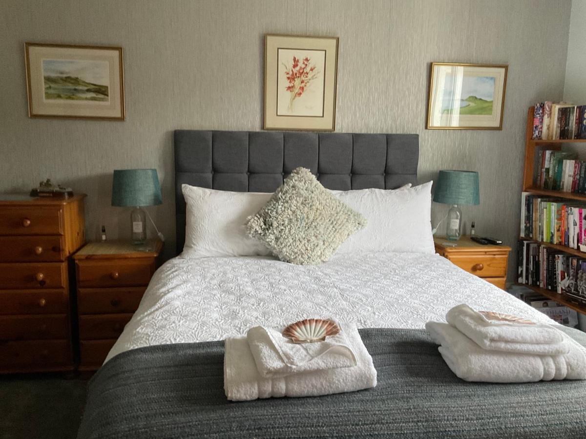 ウィグ Taigh Pa Bed & Breakfast エクステリア 写真