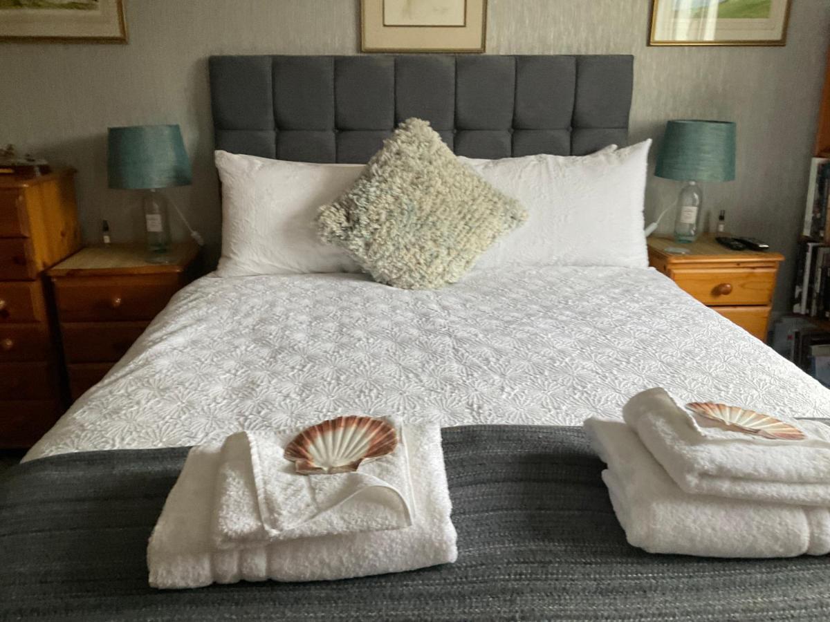ウィグ Taigh Pa Bed & Breakfast エクステリア 写真