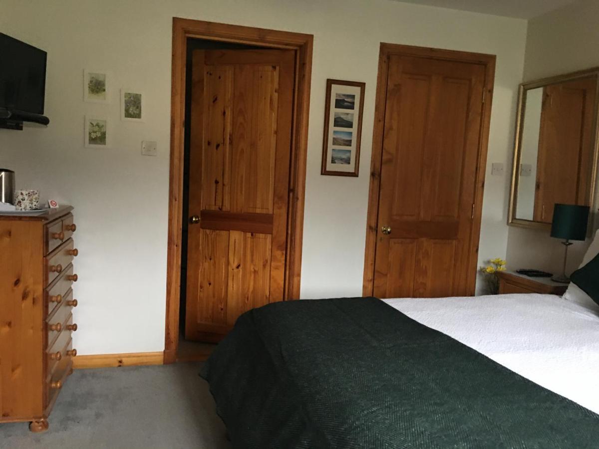 ウィグ Taigh Pa Bed & Breakfast エクステリア 写真